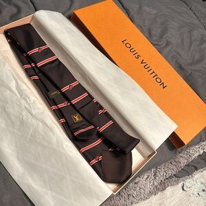 NWOT Louis  Vuitton tie Size (L)tie black with red 🎁with box